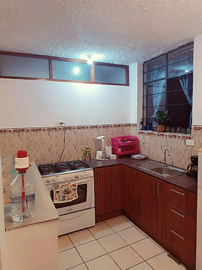 Lindo Departamento Amoblado En El Centro De Quito Apartment 0*,